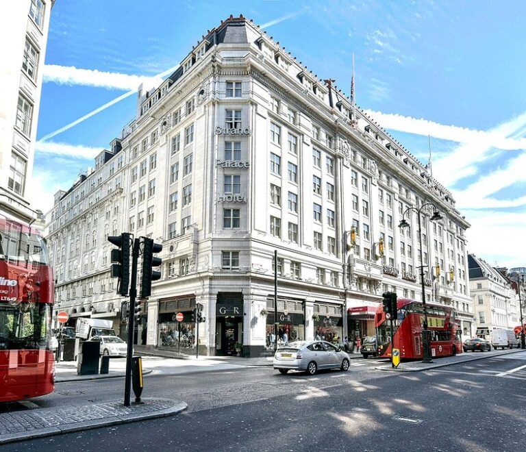 Strand Palace edificio