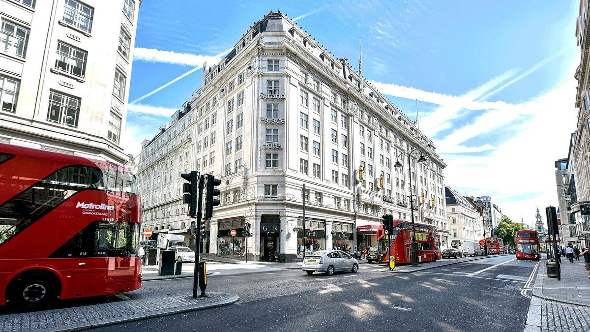 Strand Palace edificio
