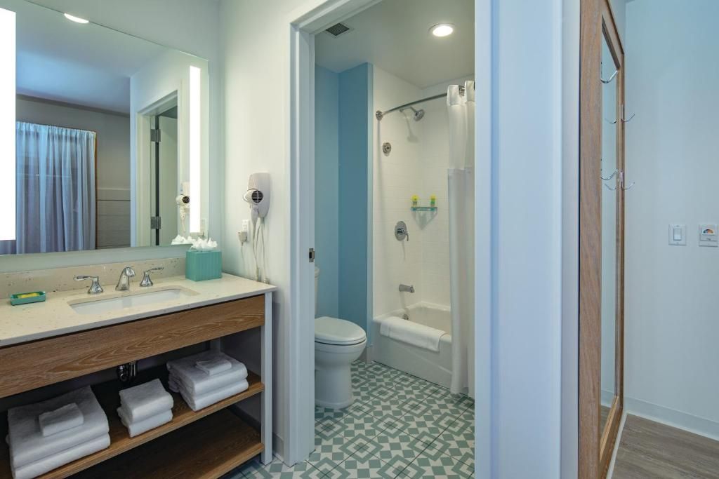 Aseo - Endless Summer Resort – Dockside Inn and Suites