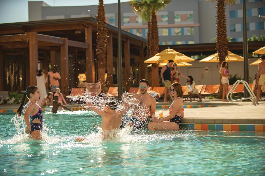 Instalaciones - Endless Summer Resort – Dockside Inn and Suites